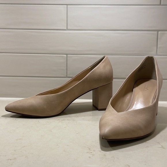 Point Toe Pumps - Picture 2 of 9